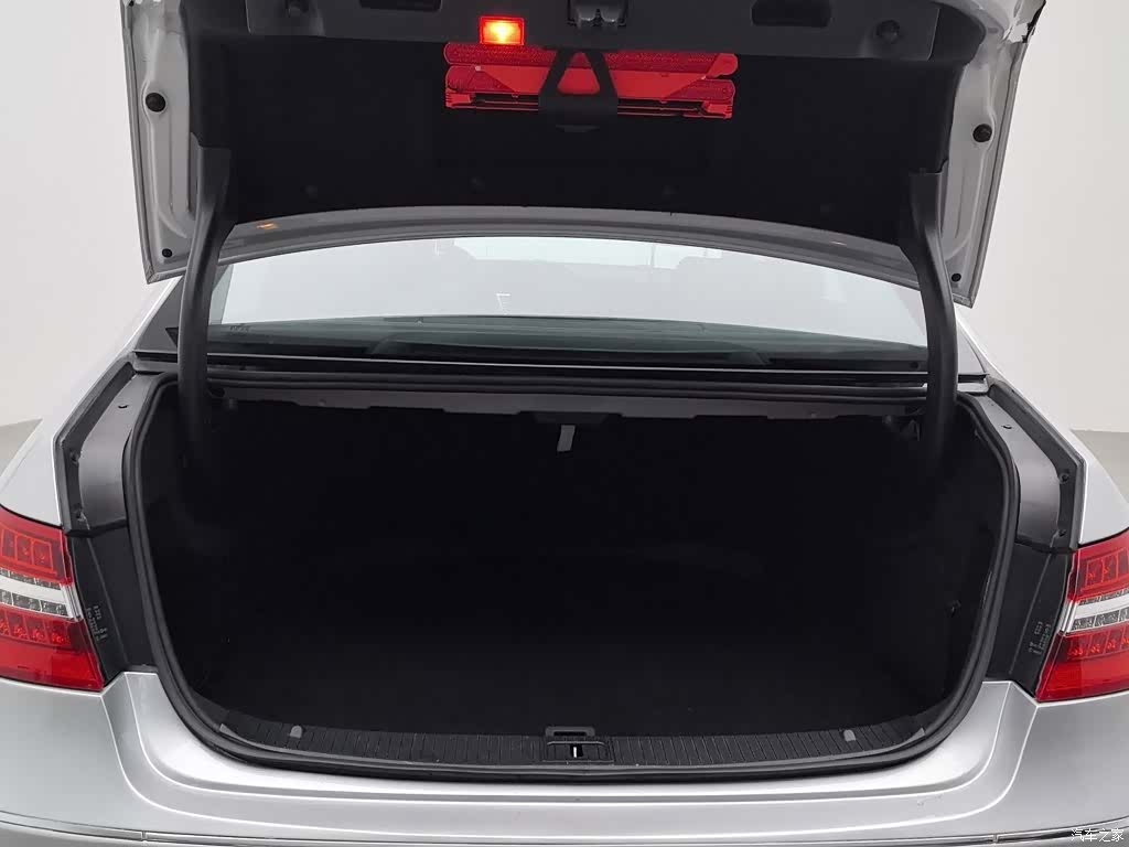 Mercedes-Benz E-Class, 2010 16