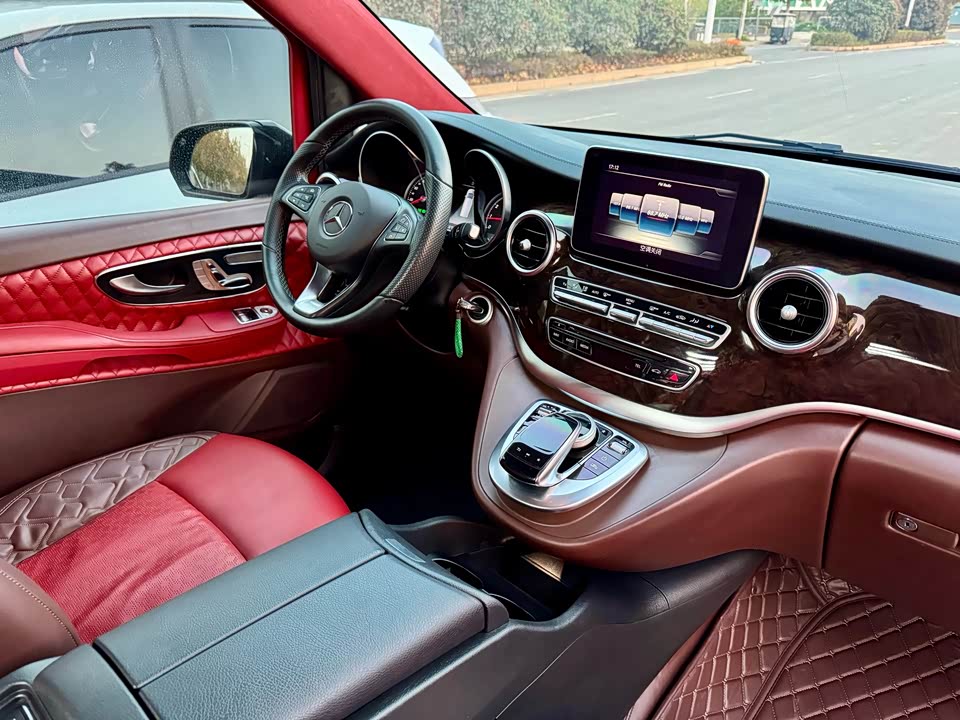 Mercedes-Benz V-class