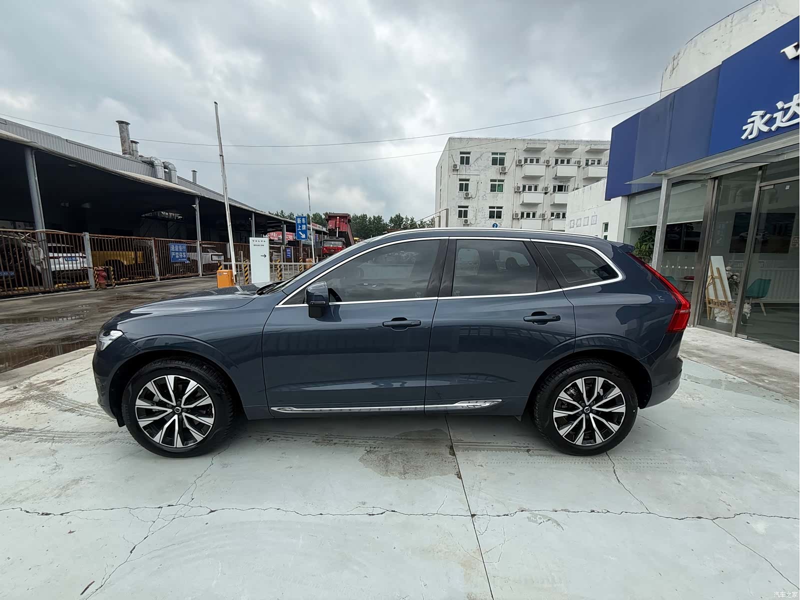 Volvo XC60, 2023 все фото