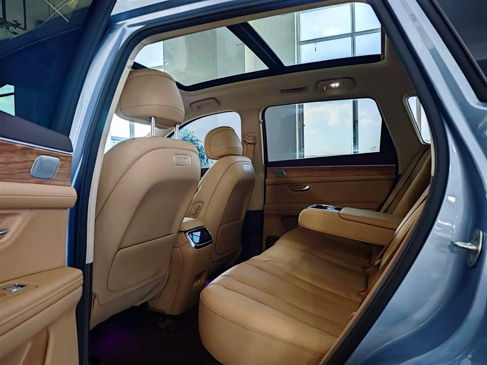 AITO Ask the world M7