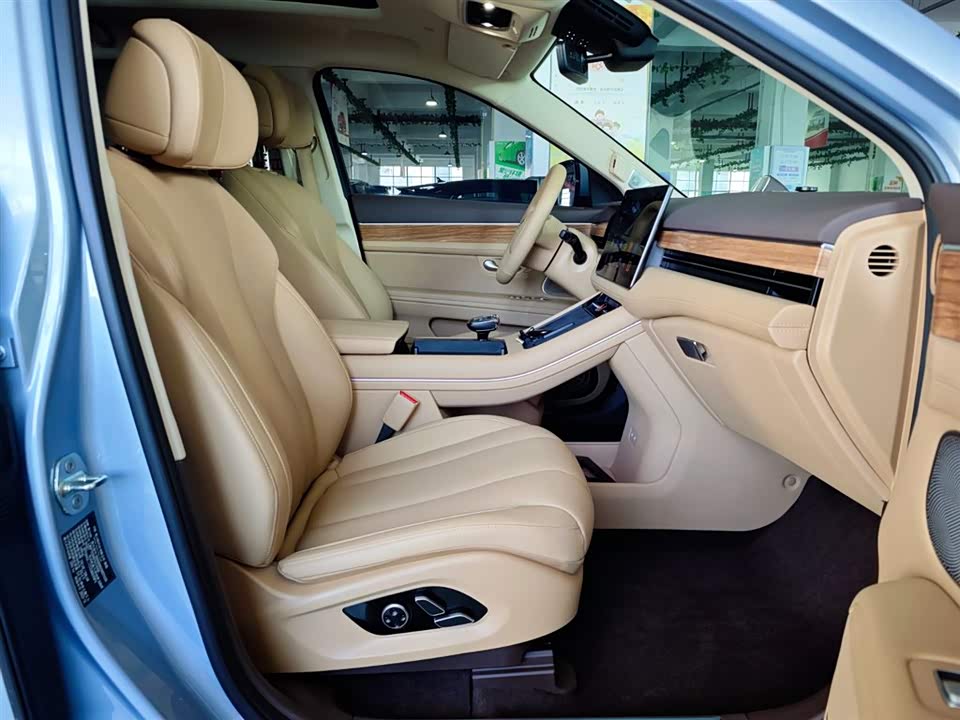 AITO Ask the world M7