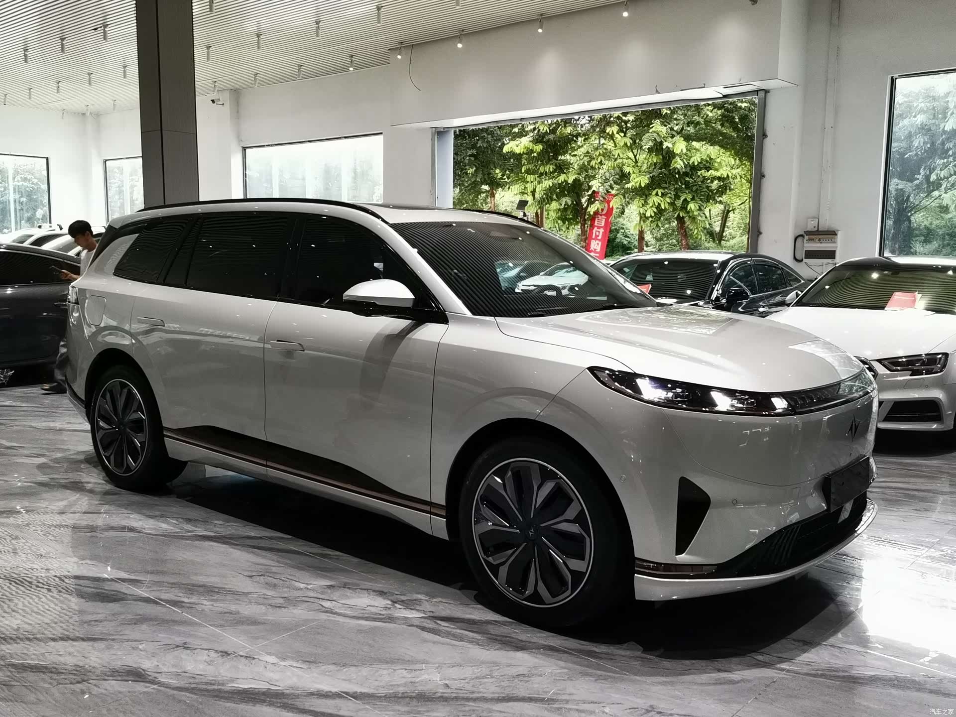 DongFeng eπ008, 2024 3