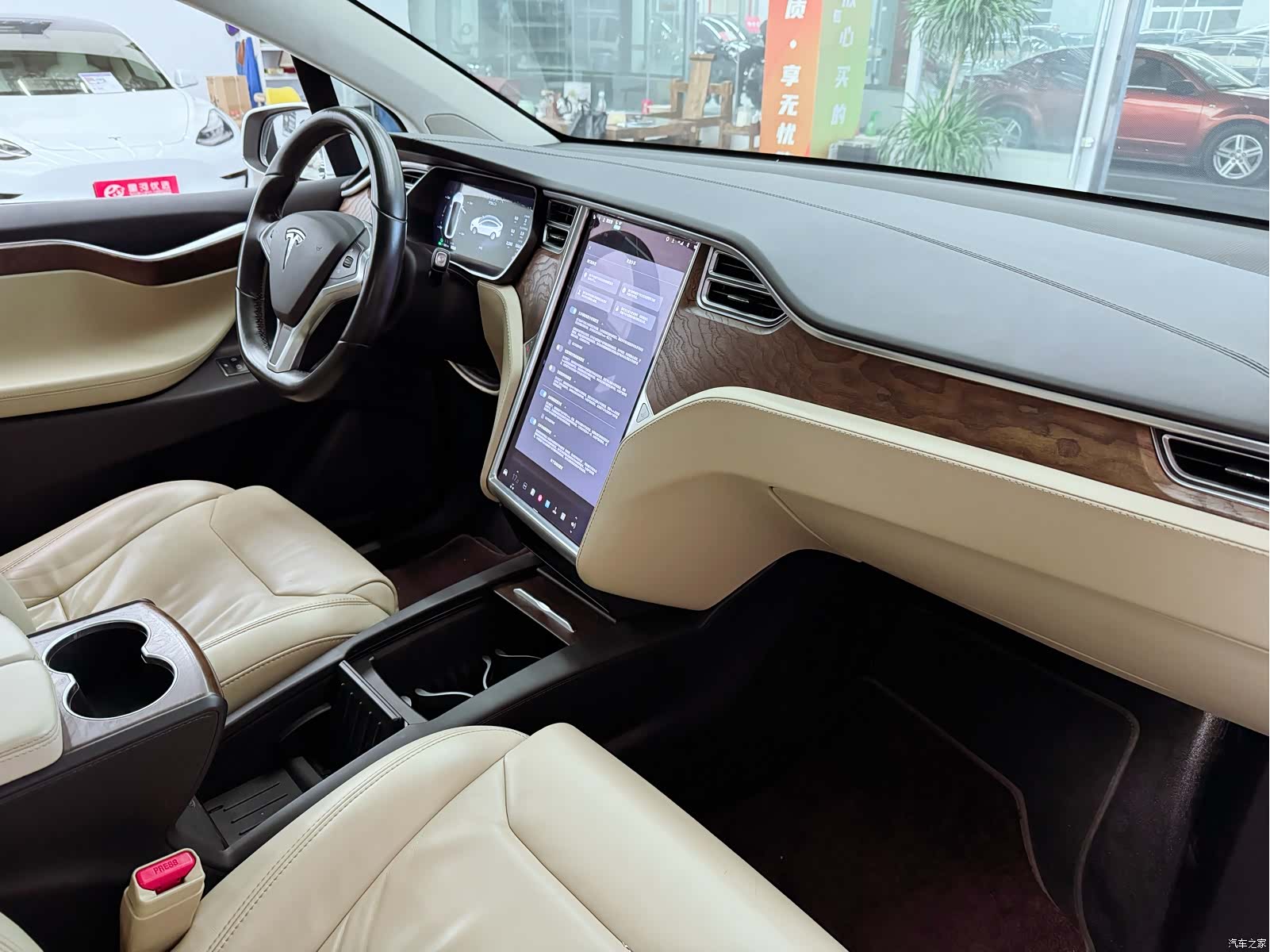 Tesla Model X, 2017 25