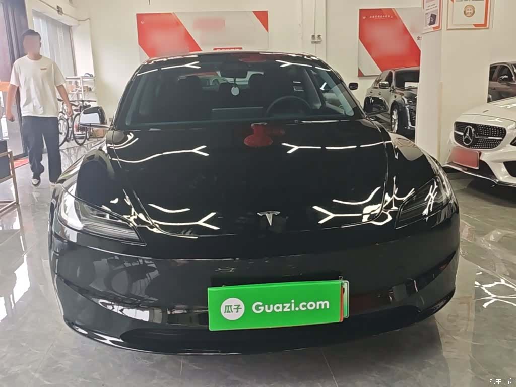 Tesla Model 3, 2024 3