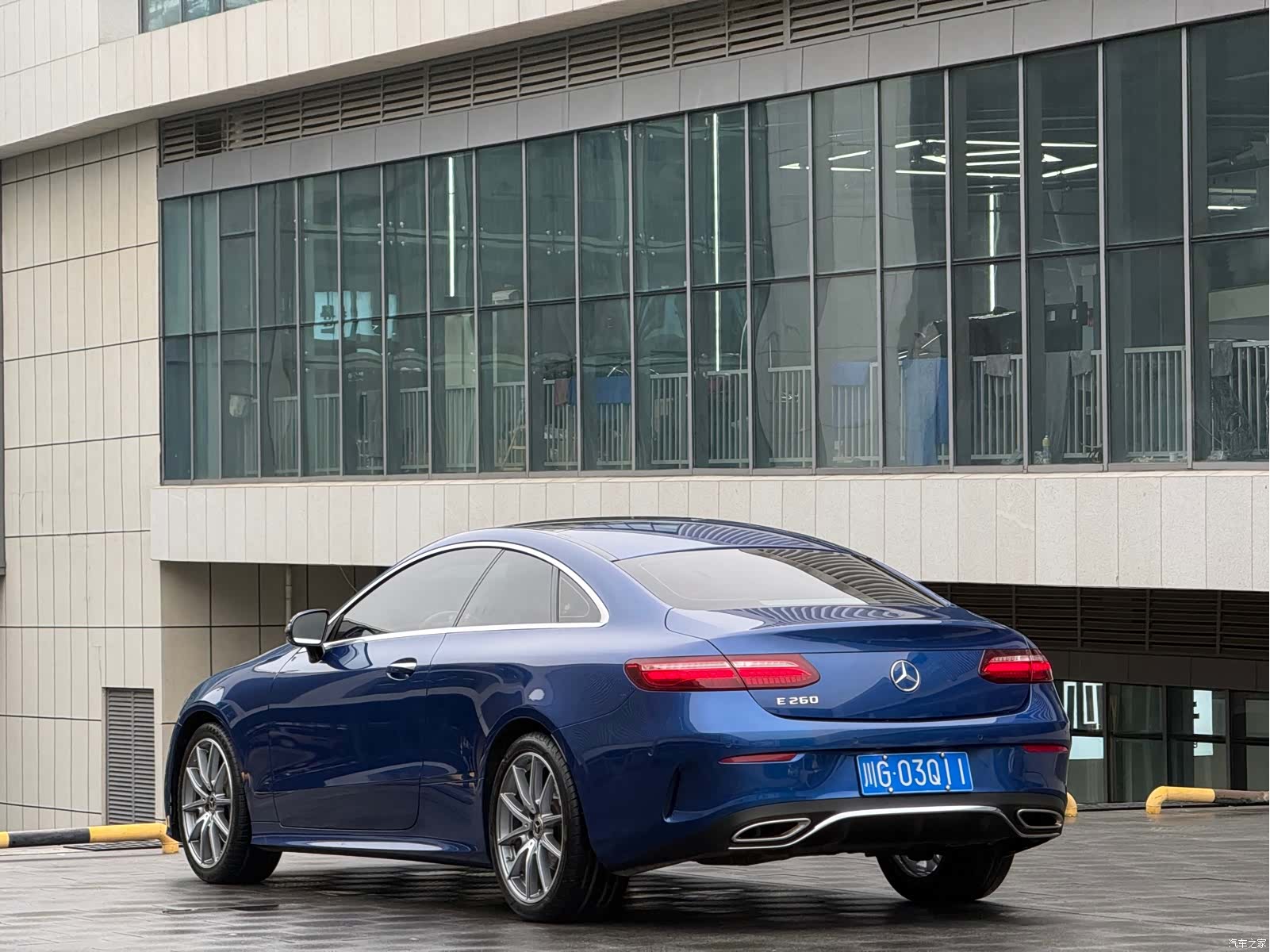 Mercedes-Benz E-Class, 2023 3