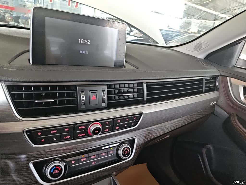 DongFeng X5, 2017 6