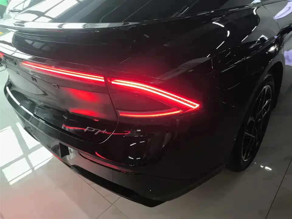 XPENG P7+