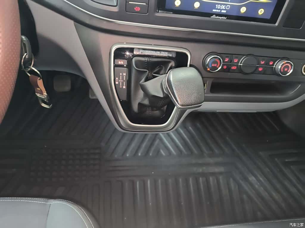 Maxus V80, 2024 14