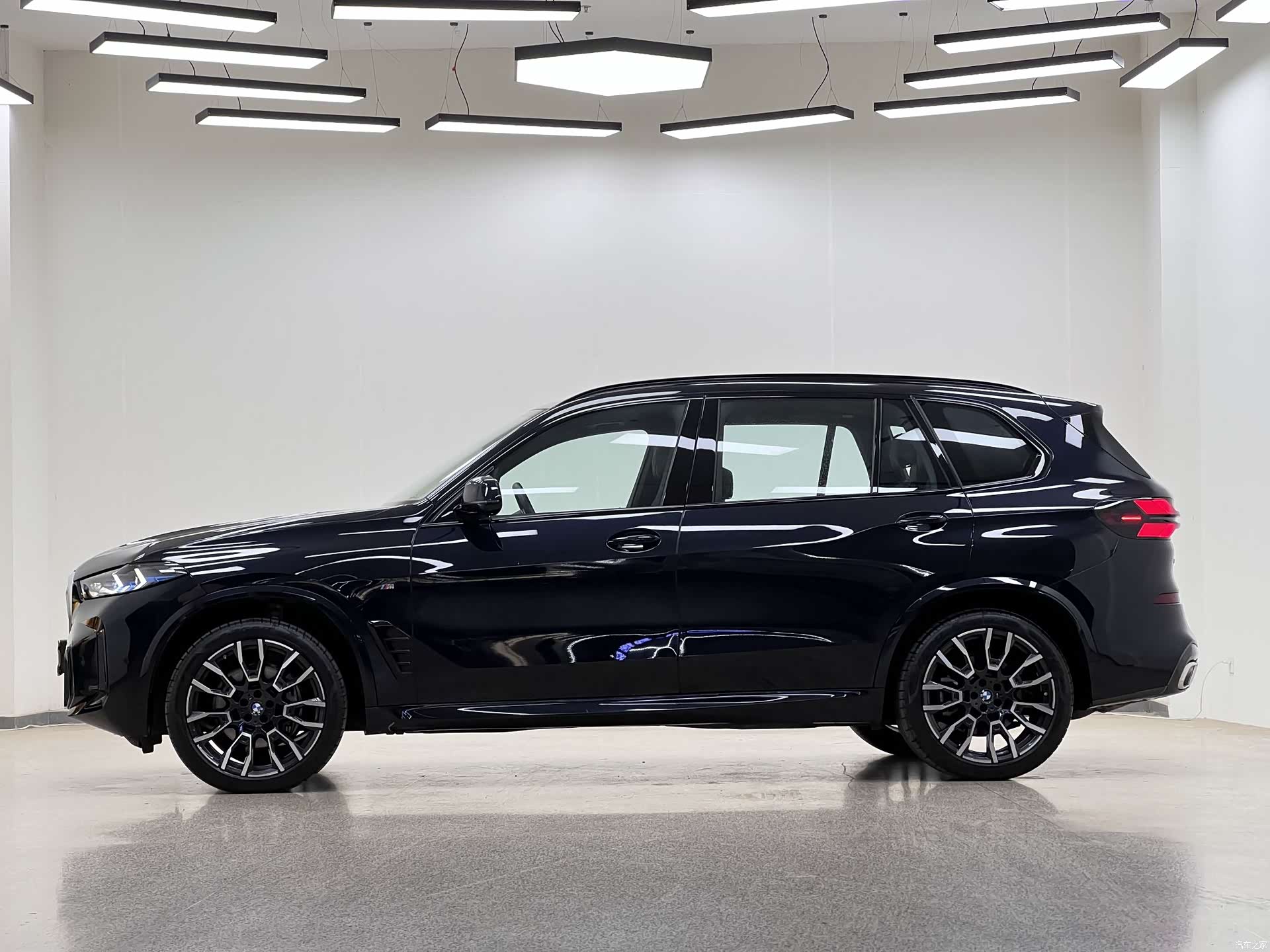 BMW X5, 2025 все фото