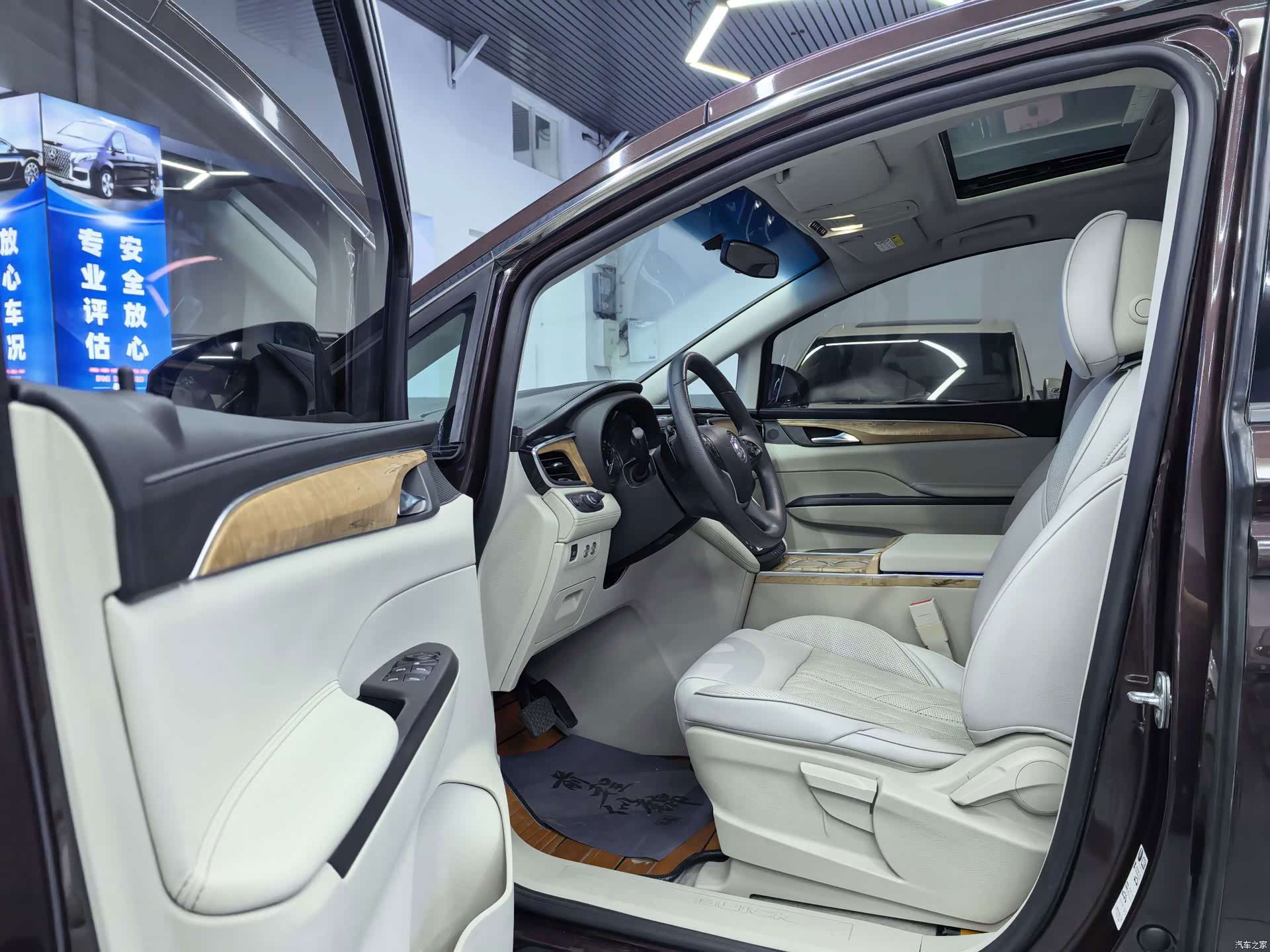 Buick GL8, 2019 4
