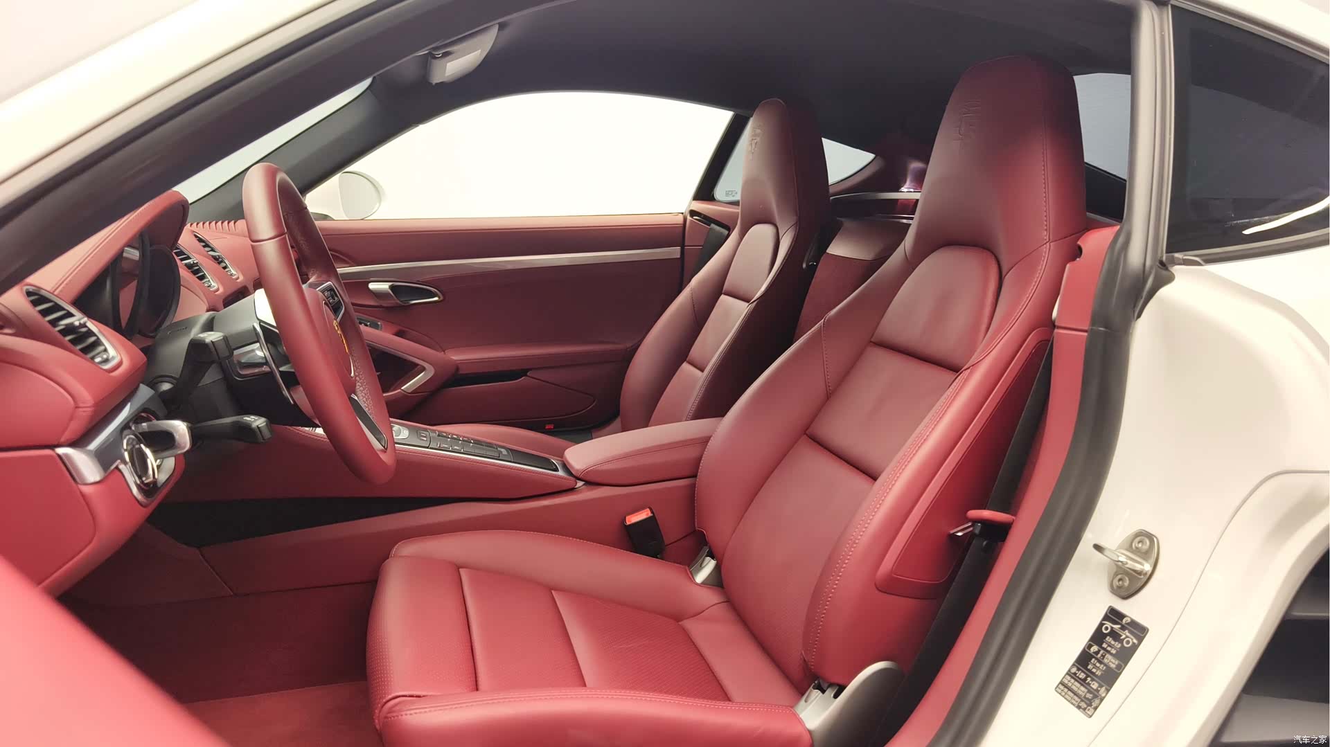 Porsche Cayman, 2025 9