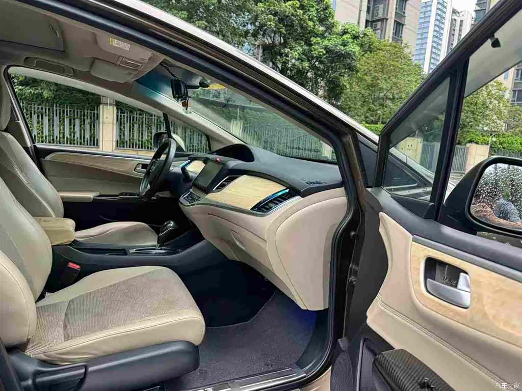 Honda Jade, 2016 8