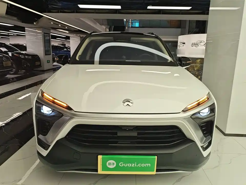 NIO ES8
