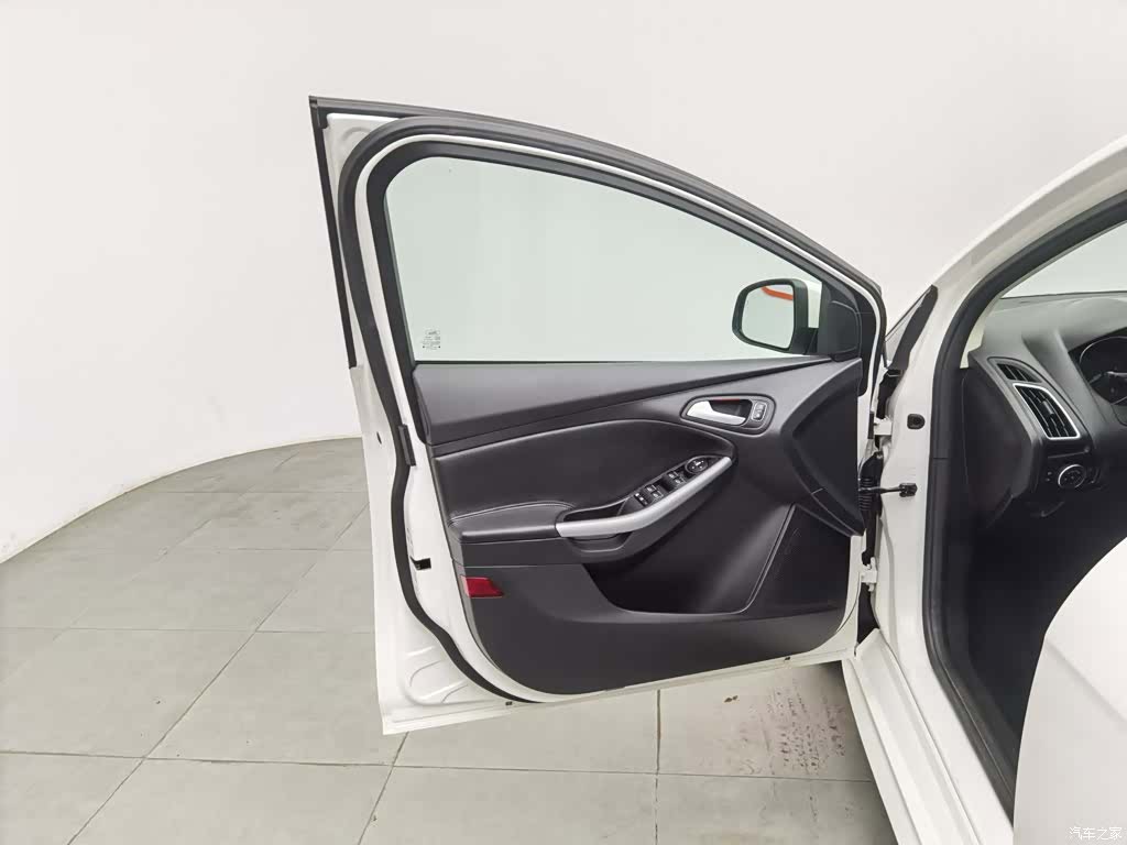 Ford Focus, 2016 8