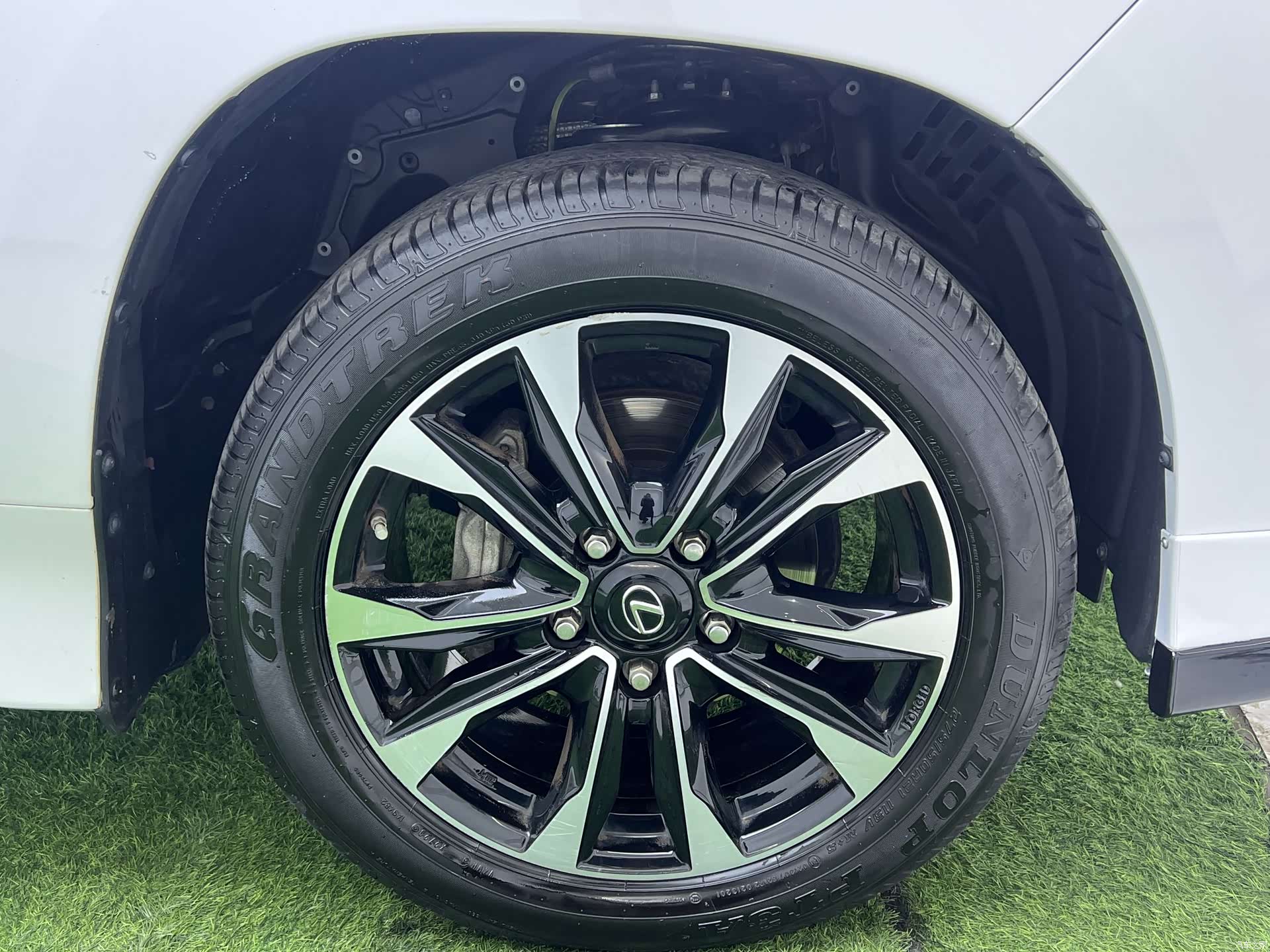 Lexus LX, 2022 30