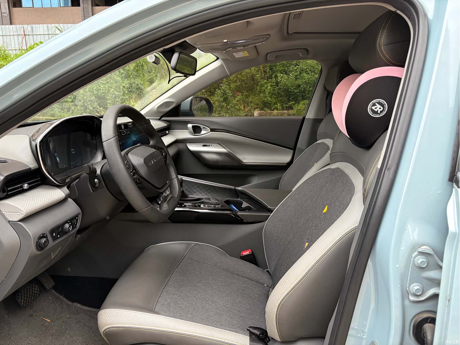 Wuling RC-5, 2020 4
