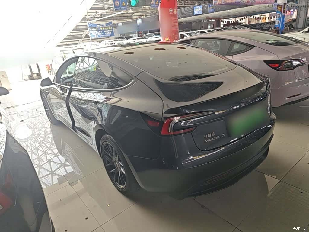 Tesla Model 3, 2025 все фото