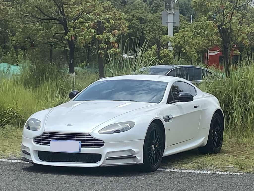Aston Martin V8 Vantage