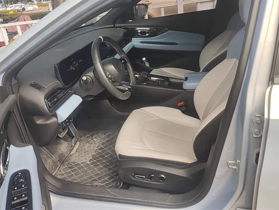 Trumpchi Shadow Leopard