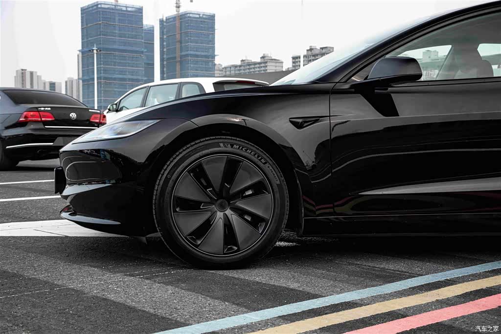 Tesla Model 3, 2024 4