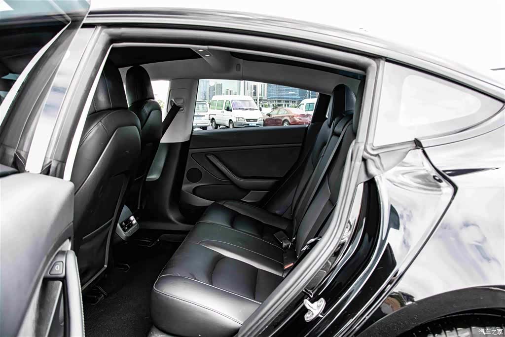 Tesla Model 3, 2022 15