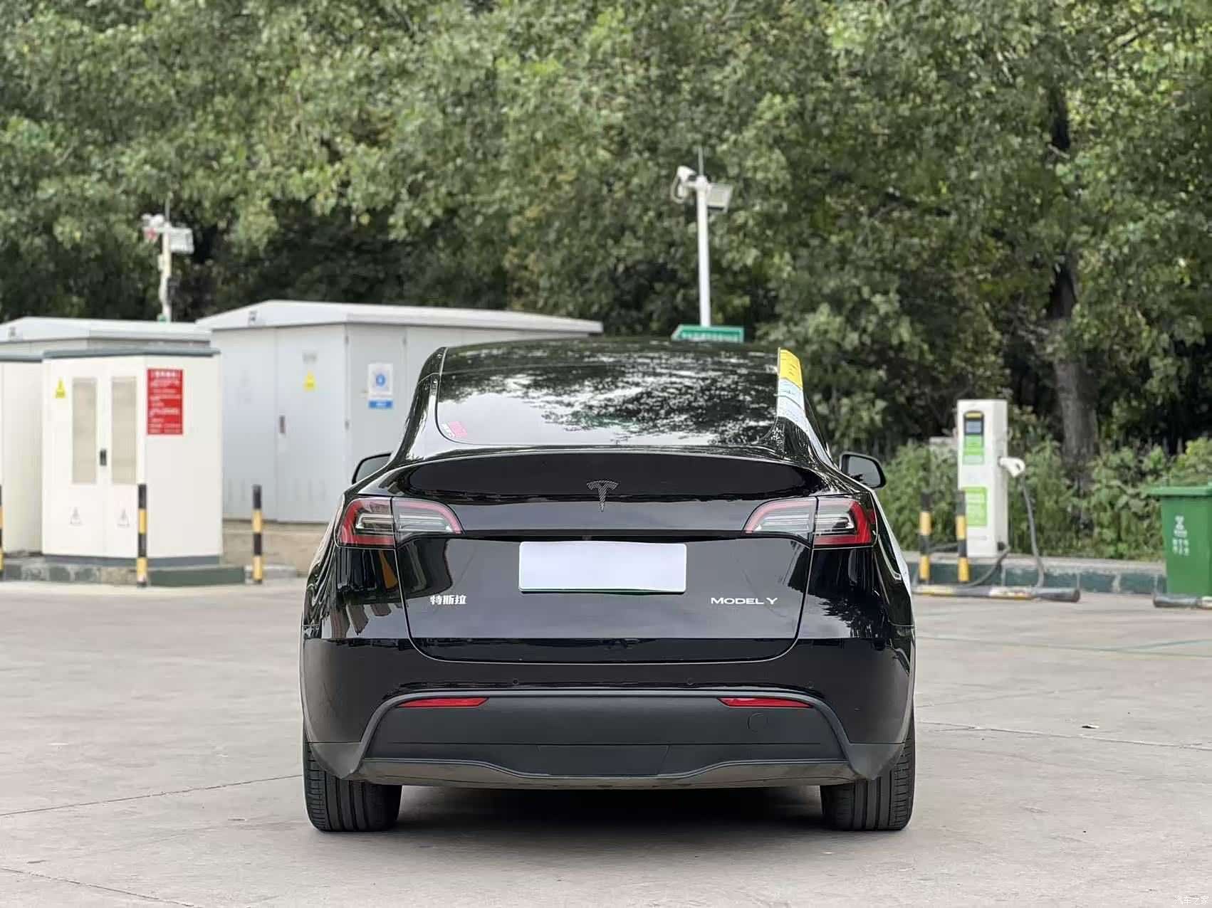 Tesla Model Y, 2023 8