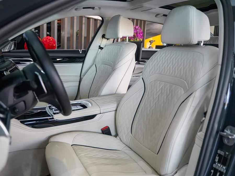 BMW 7-Series 2023, фото 17
