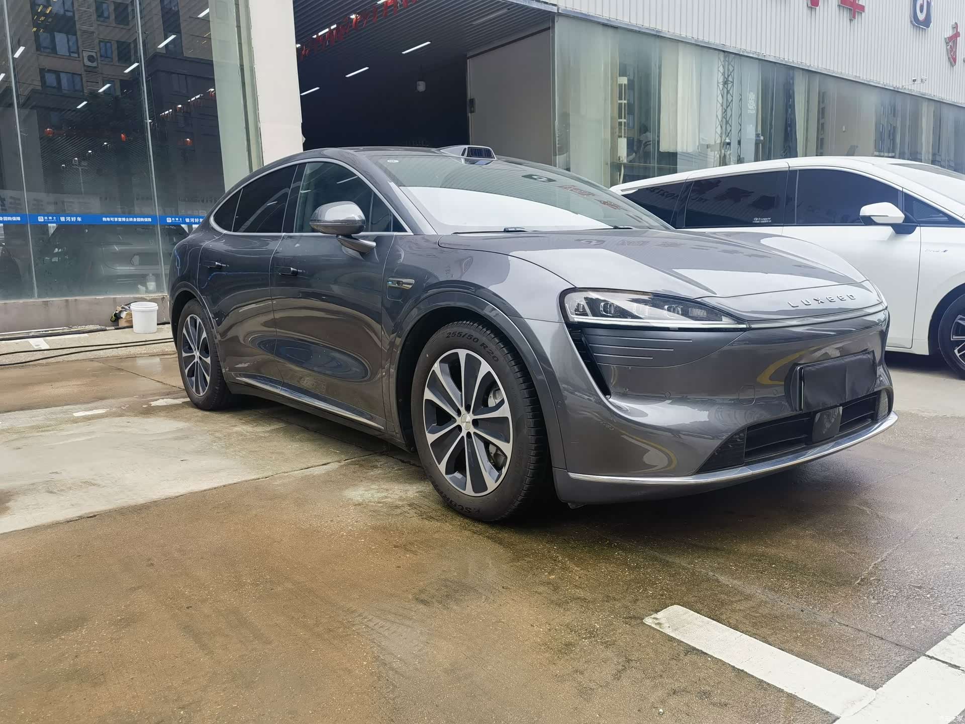Luxeed R7, 2025 3