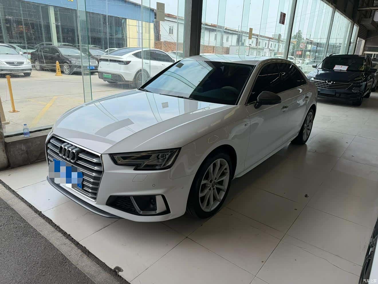 Audi A4L, 2019 1
