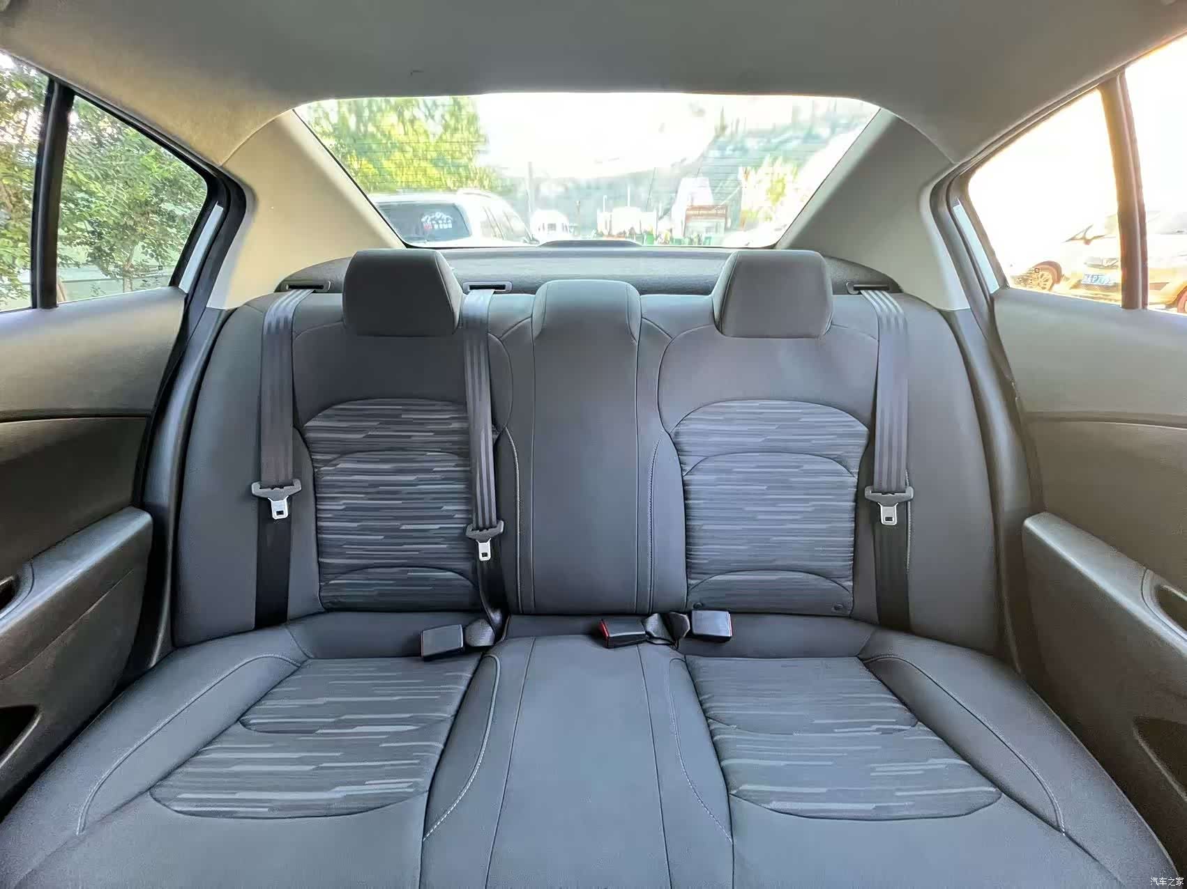 Chevrolet 320, 2018 13