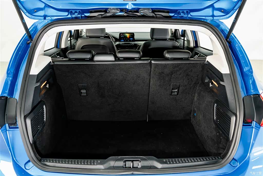 Ford Focus, 2019 23