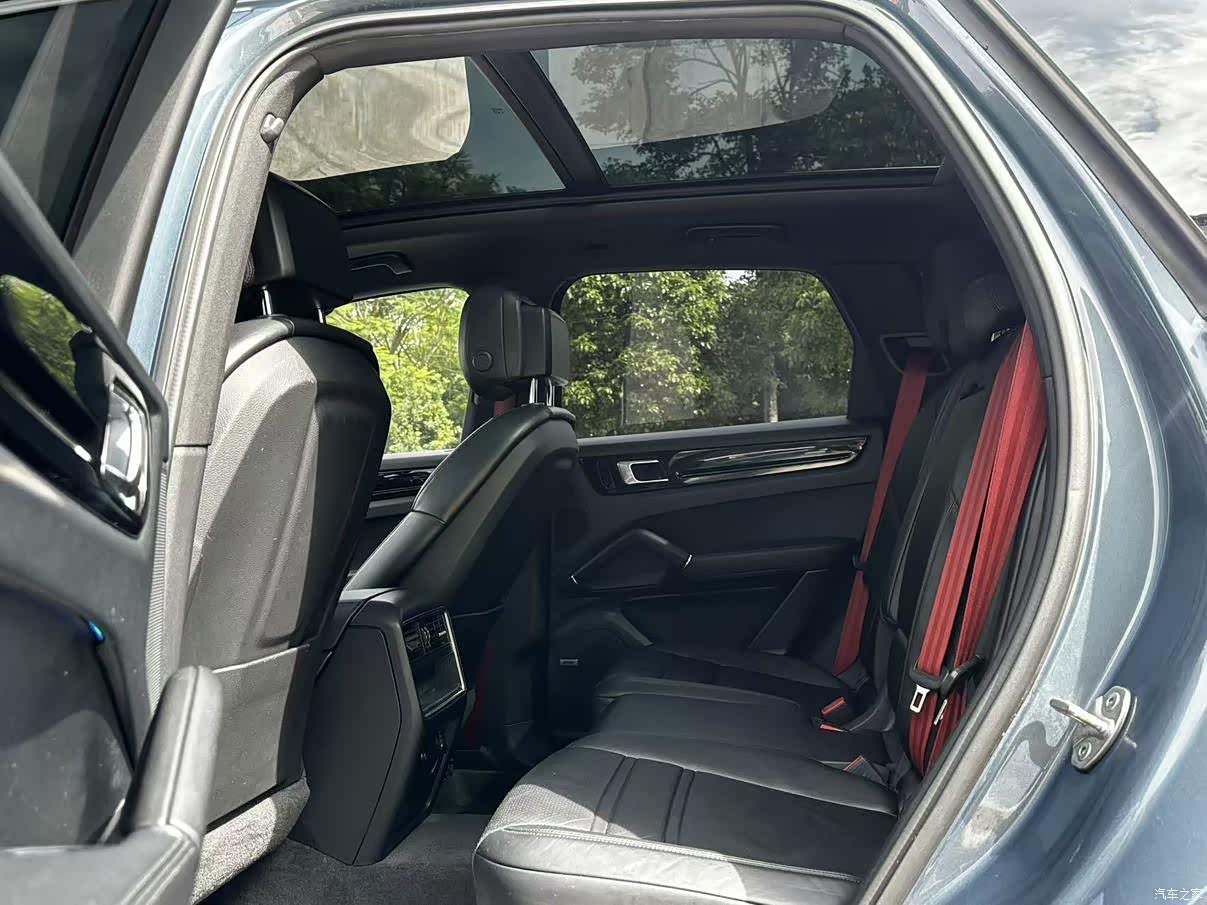 Porsche Cayenne, 2018 все фото