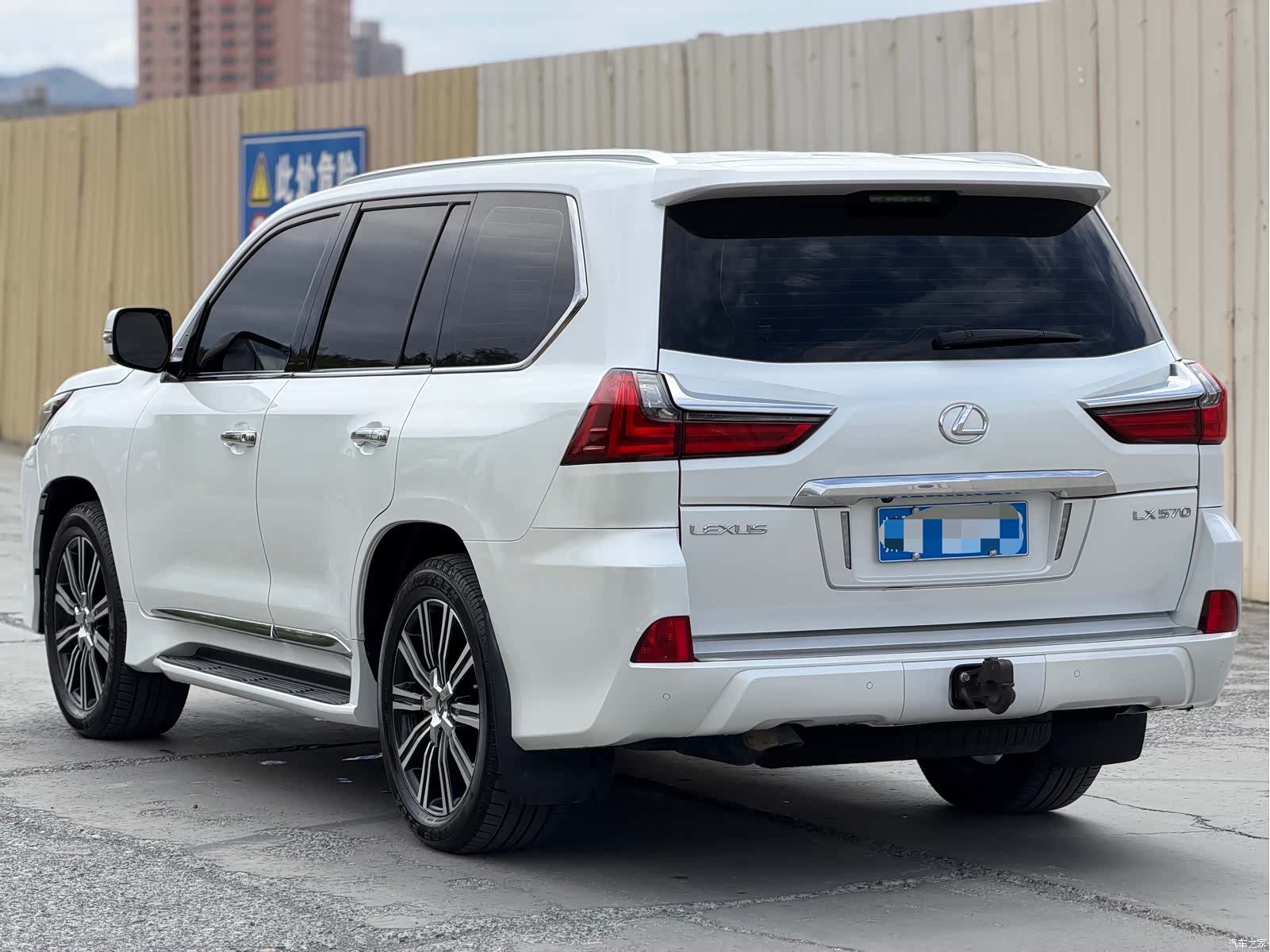 Lexus LX, 2019 9