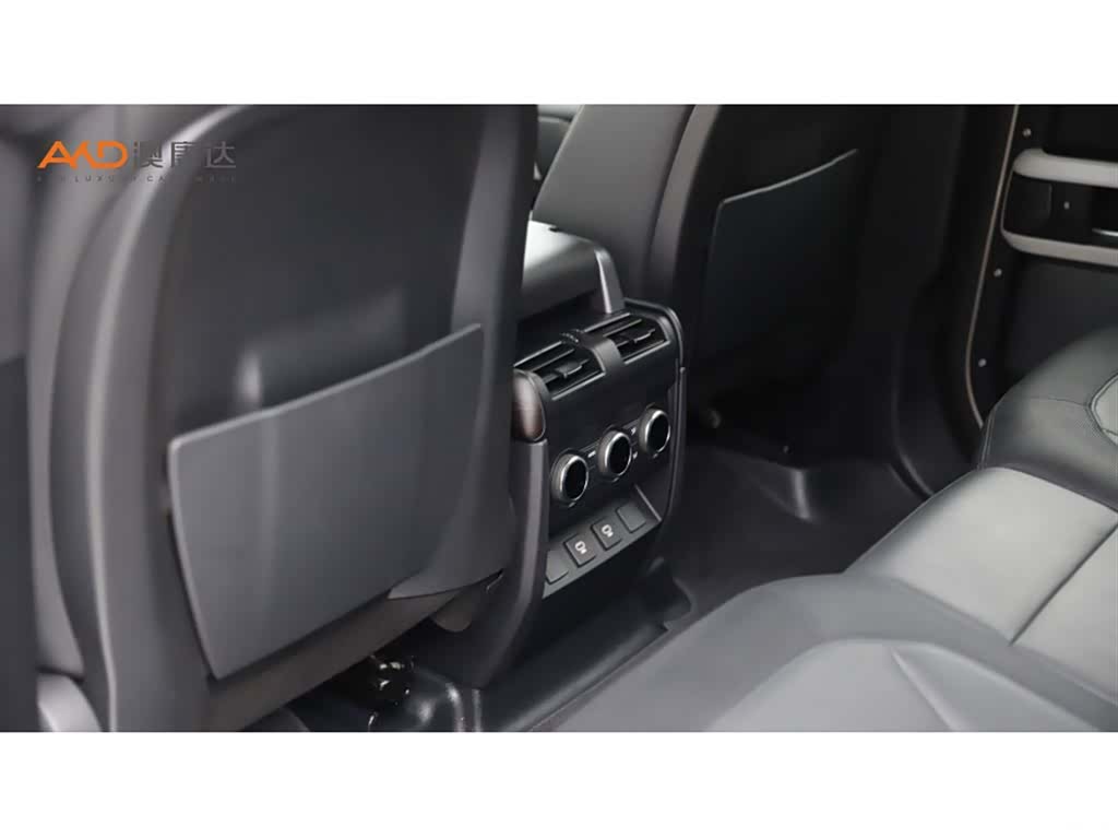 Land Rover Defender, 2022 9