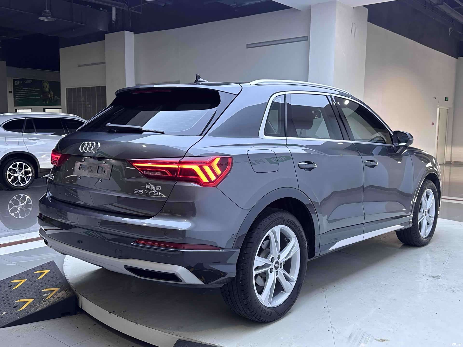 Audi Q3, 2022 6
