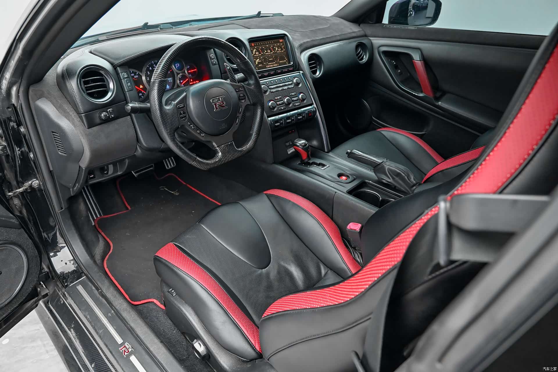 Nissan GT-R, 2012 6