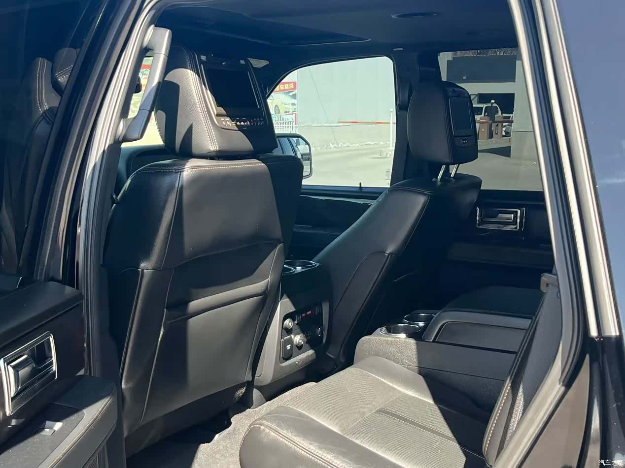 Lincoln Navigator, 2016 9