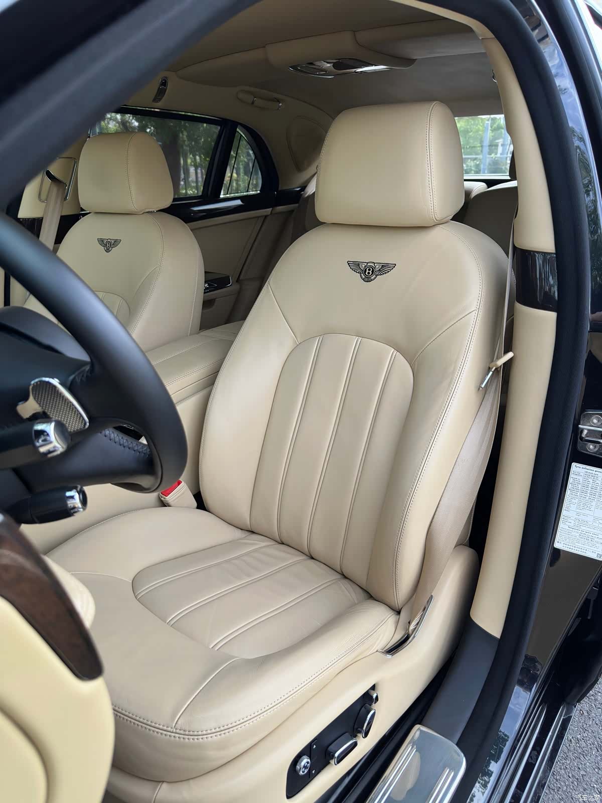 Bentley Mulsanne, 2016 11
