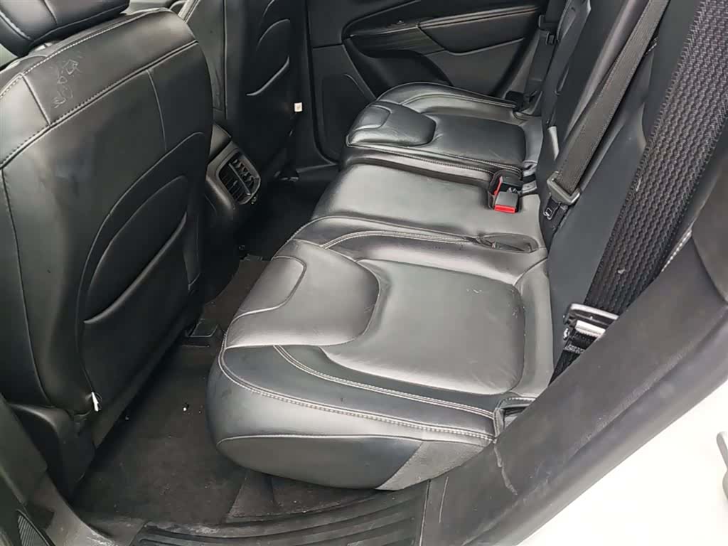 Jeep Cherokee, 2018 17