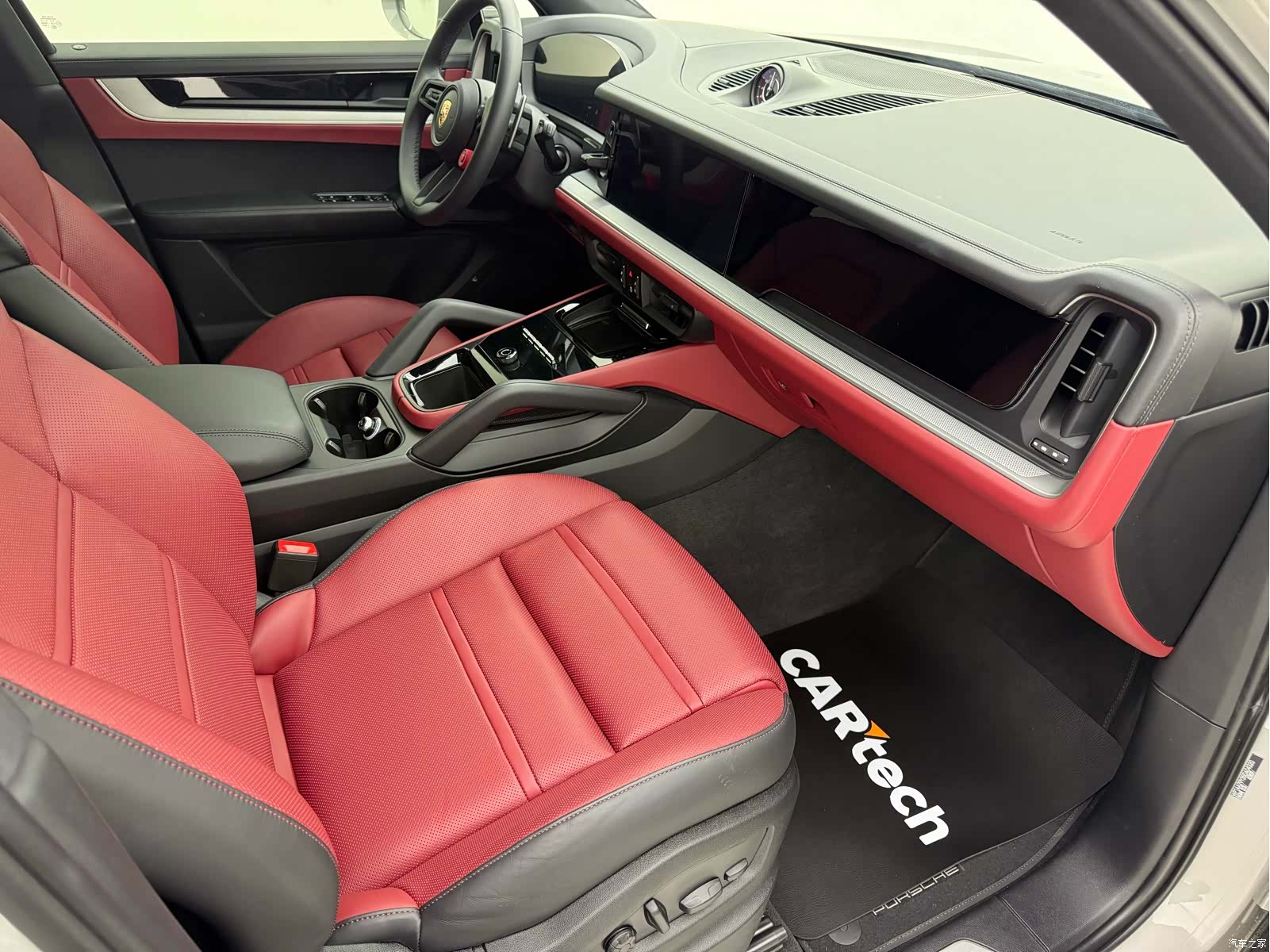 Porsche Cayenne, 2025 10