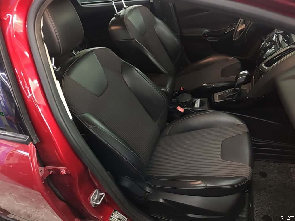 Ford Focus, 2015 25
