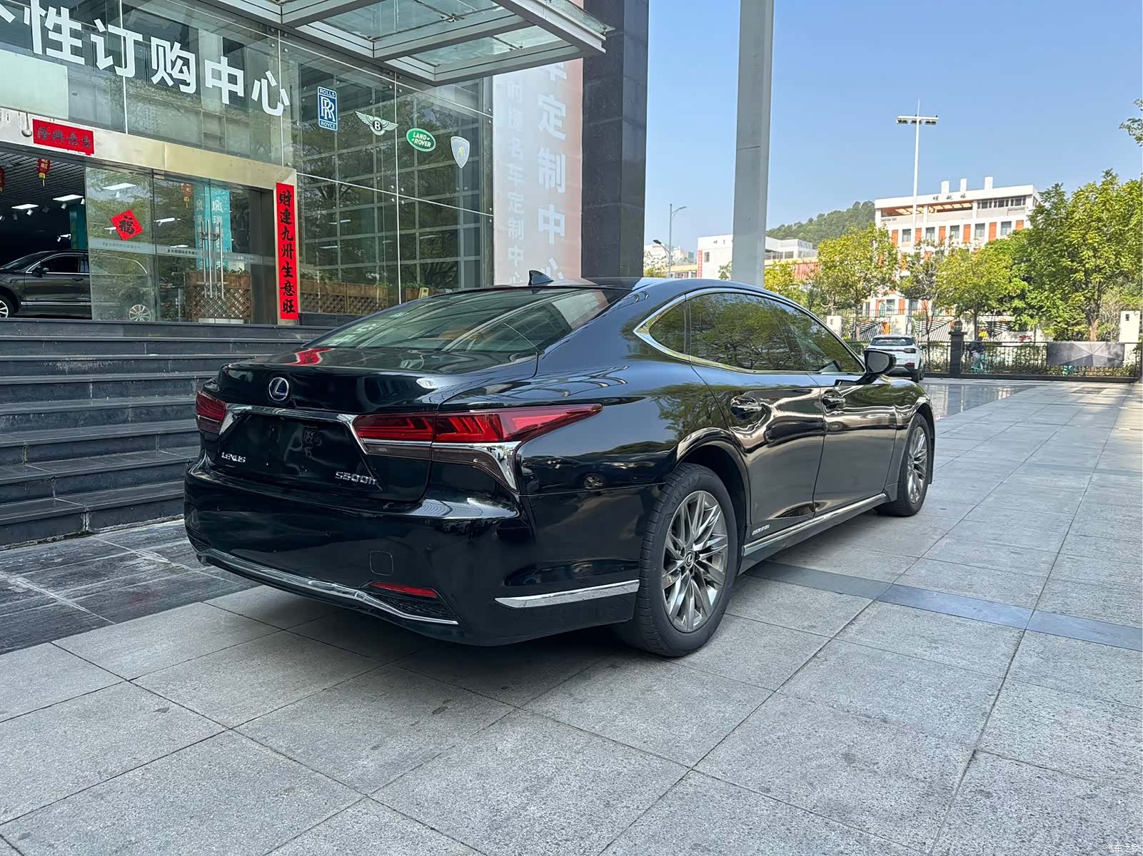 Lexus LS, 2019 9