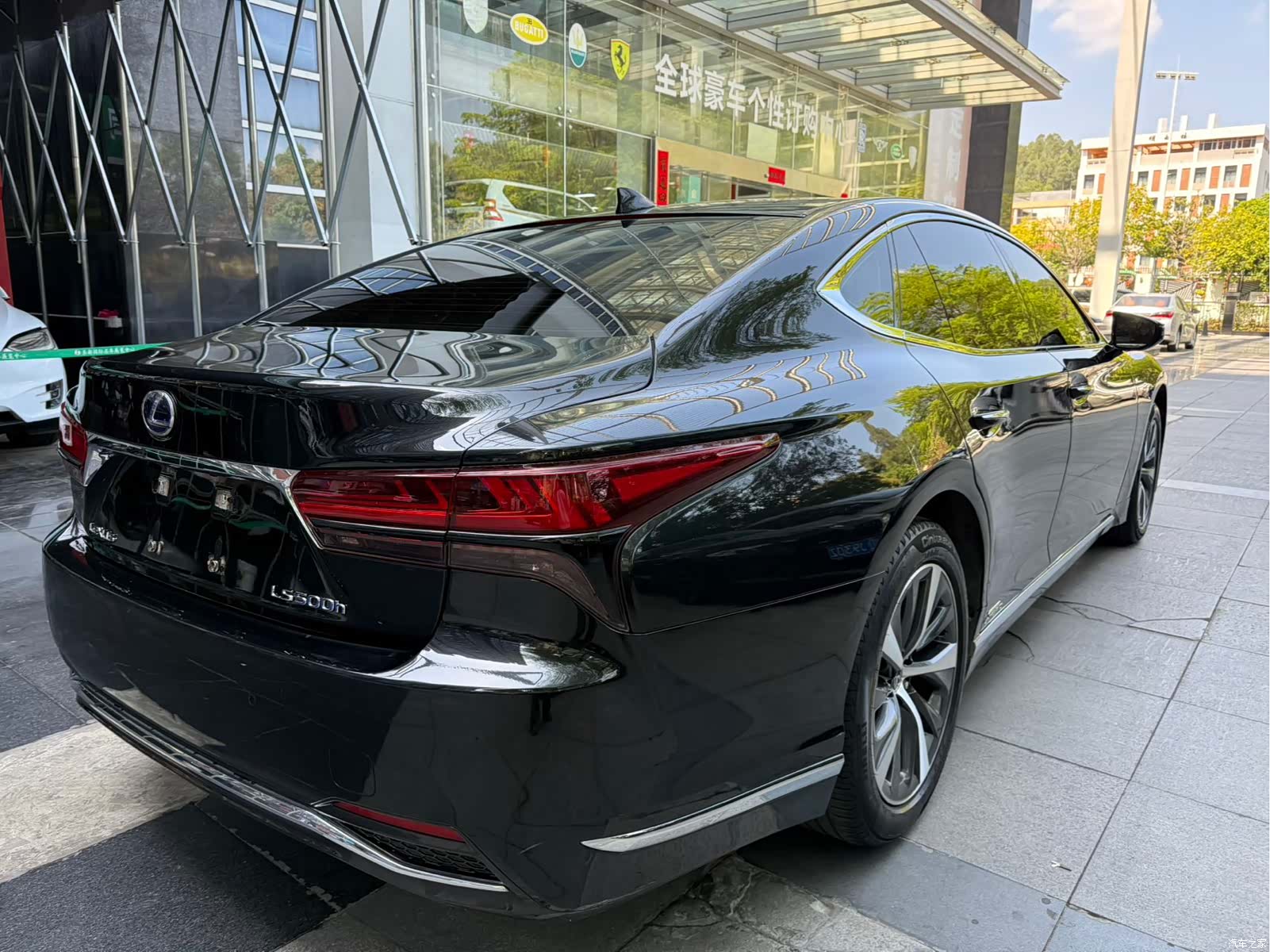 Lexus LS, 2021 9
