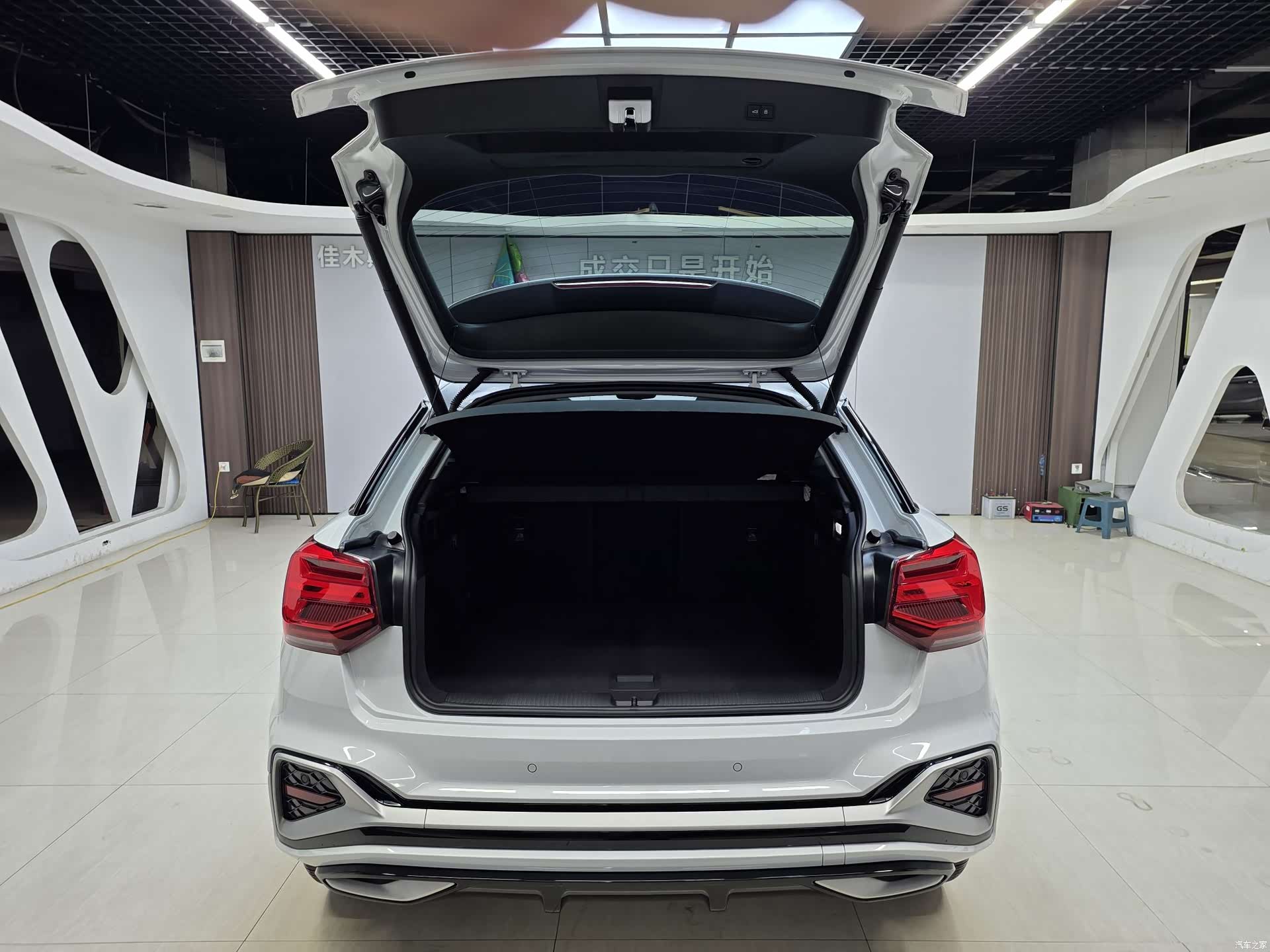 Audi Q2L, 2022 11