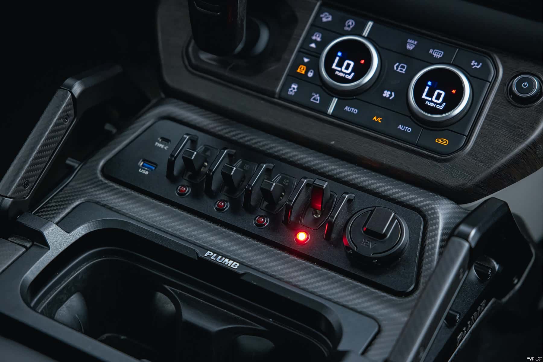 Land Rover Defender, 2022 15