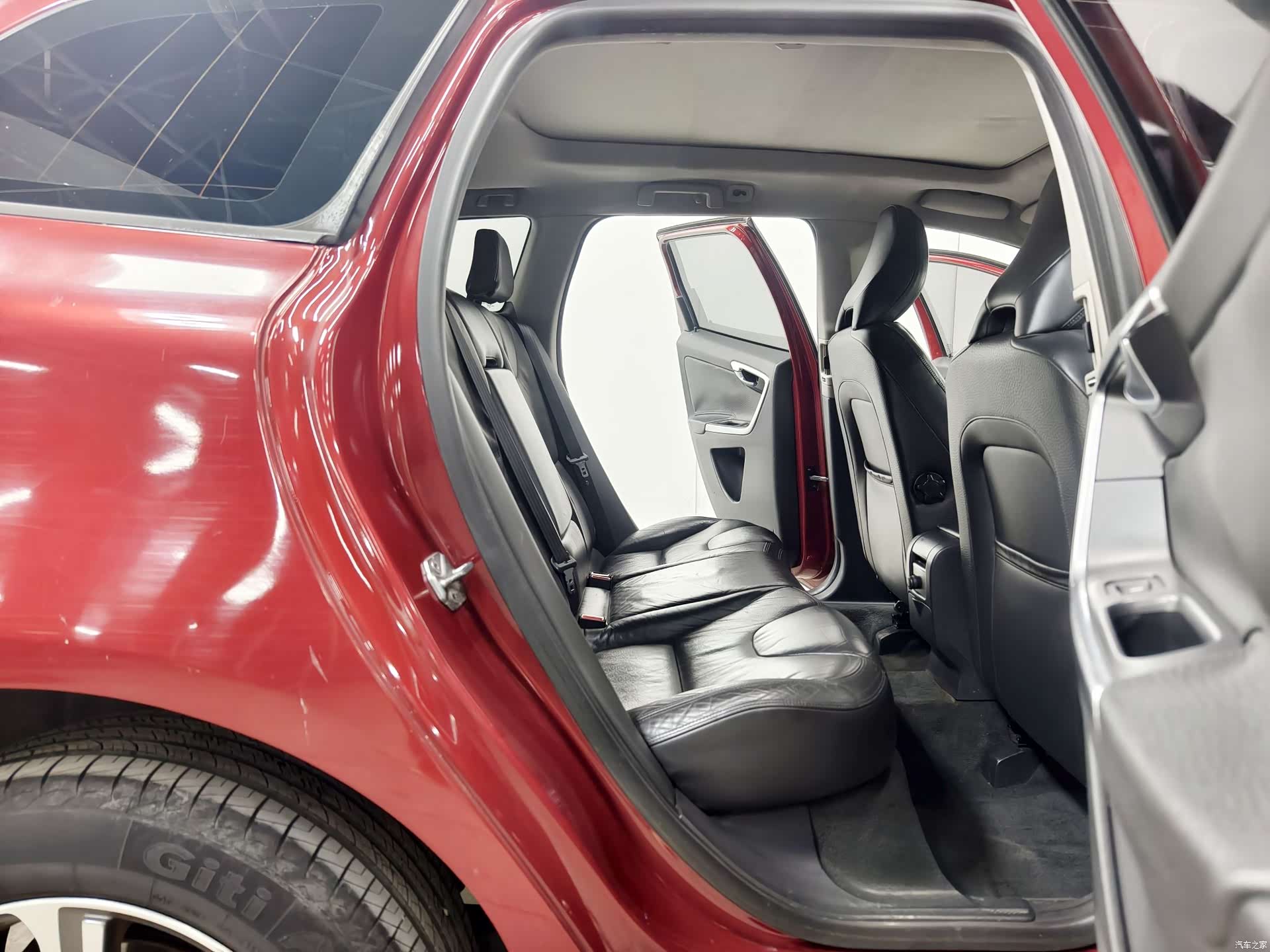 Volvo XC60, 2013 15