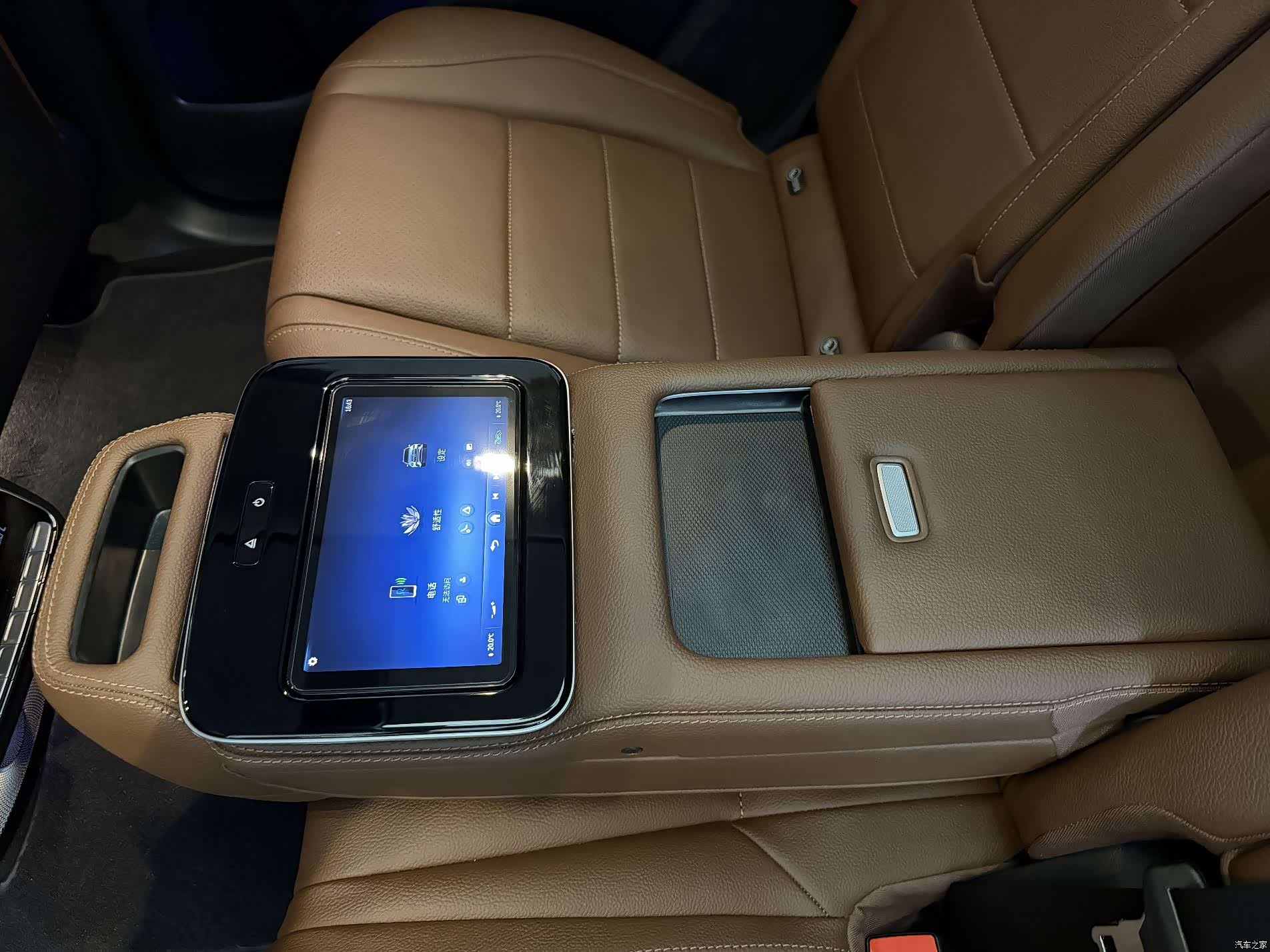 Mercedes-Benz GLE, 2025 22
