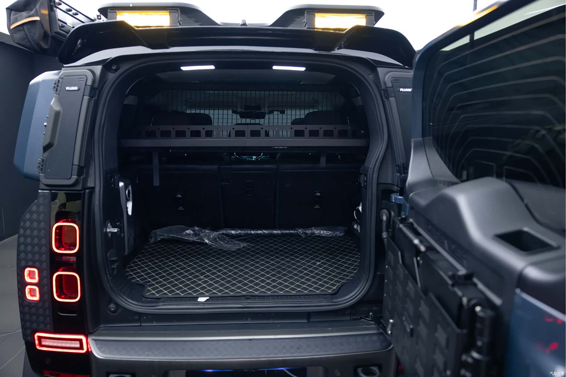 Land Rover Defender, 2022 33