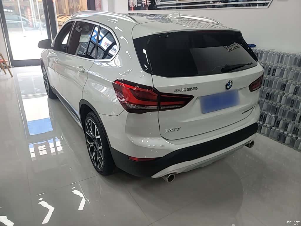 BMW X1, 2021 все фото