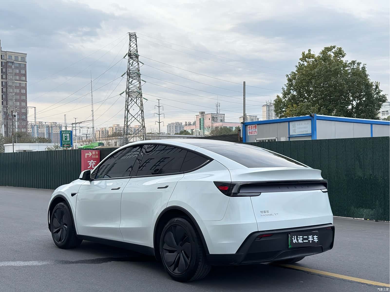 Tesla Model Y, 2025 14